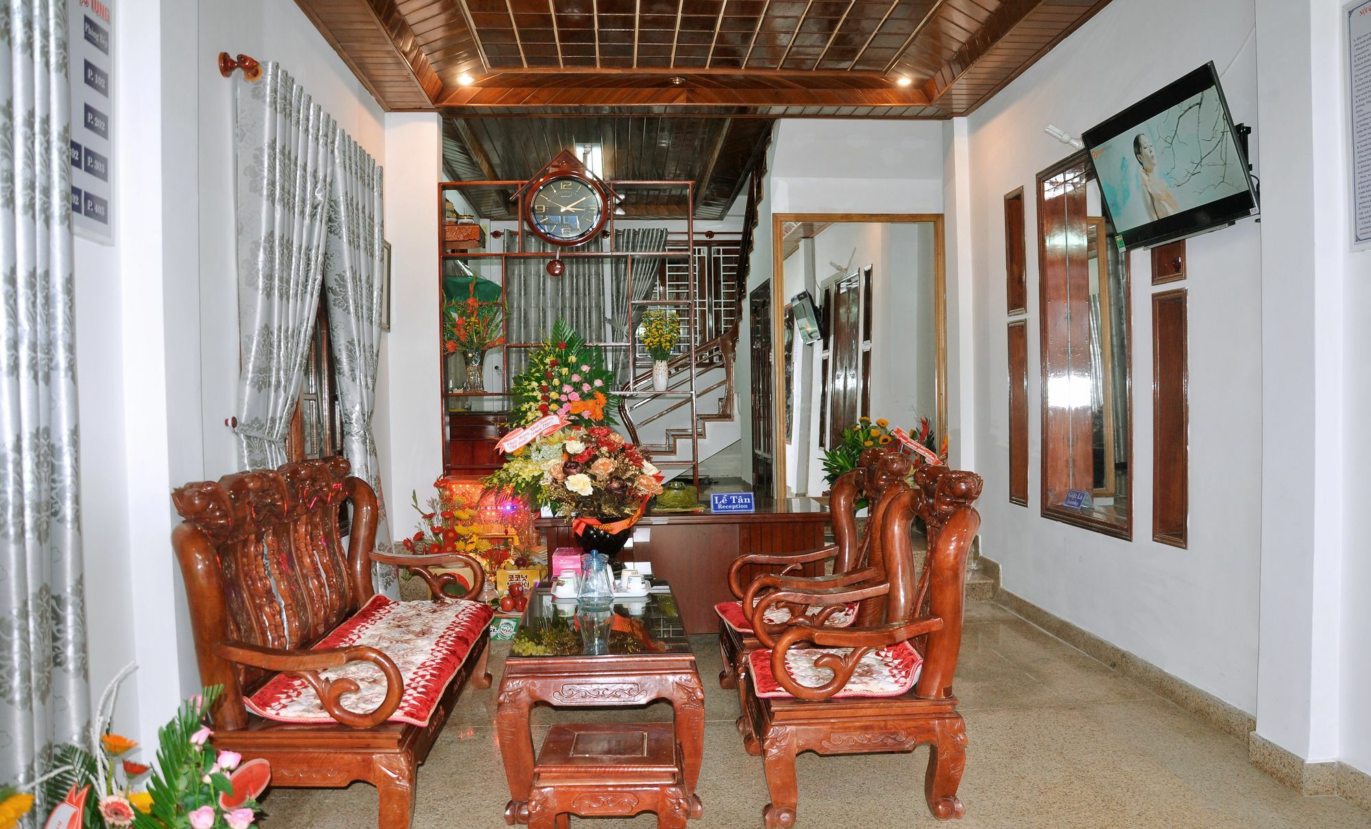 Ngoc Tung Mini Hotel Hue Exterior photo